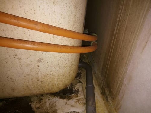 エプロン内部の施工前写真