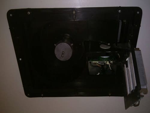 浴室乾燥機本体内部の施工後写真