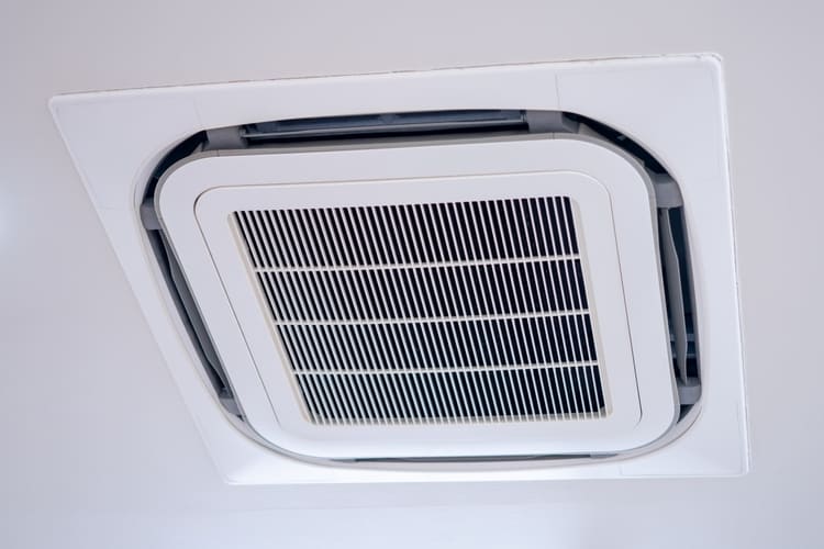 壁掛け型エアコン
