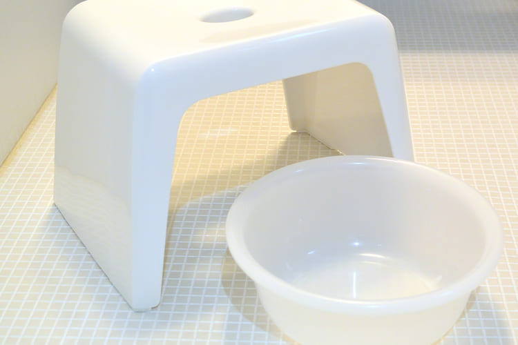 浴槽の蓋・椅子・洗面器の洗浄